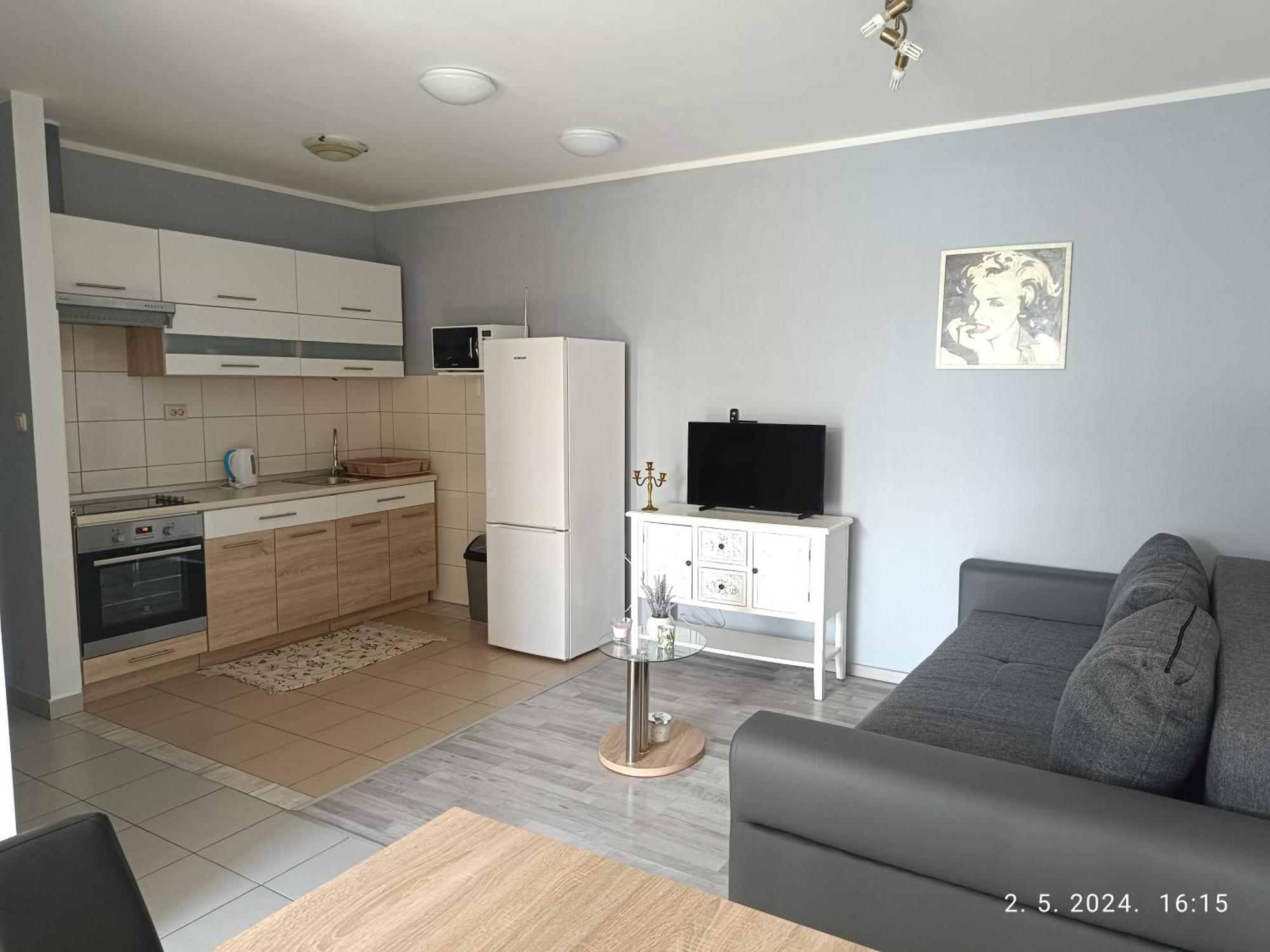 Apartamento Leonica Omiš Exterior foto