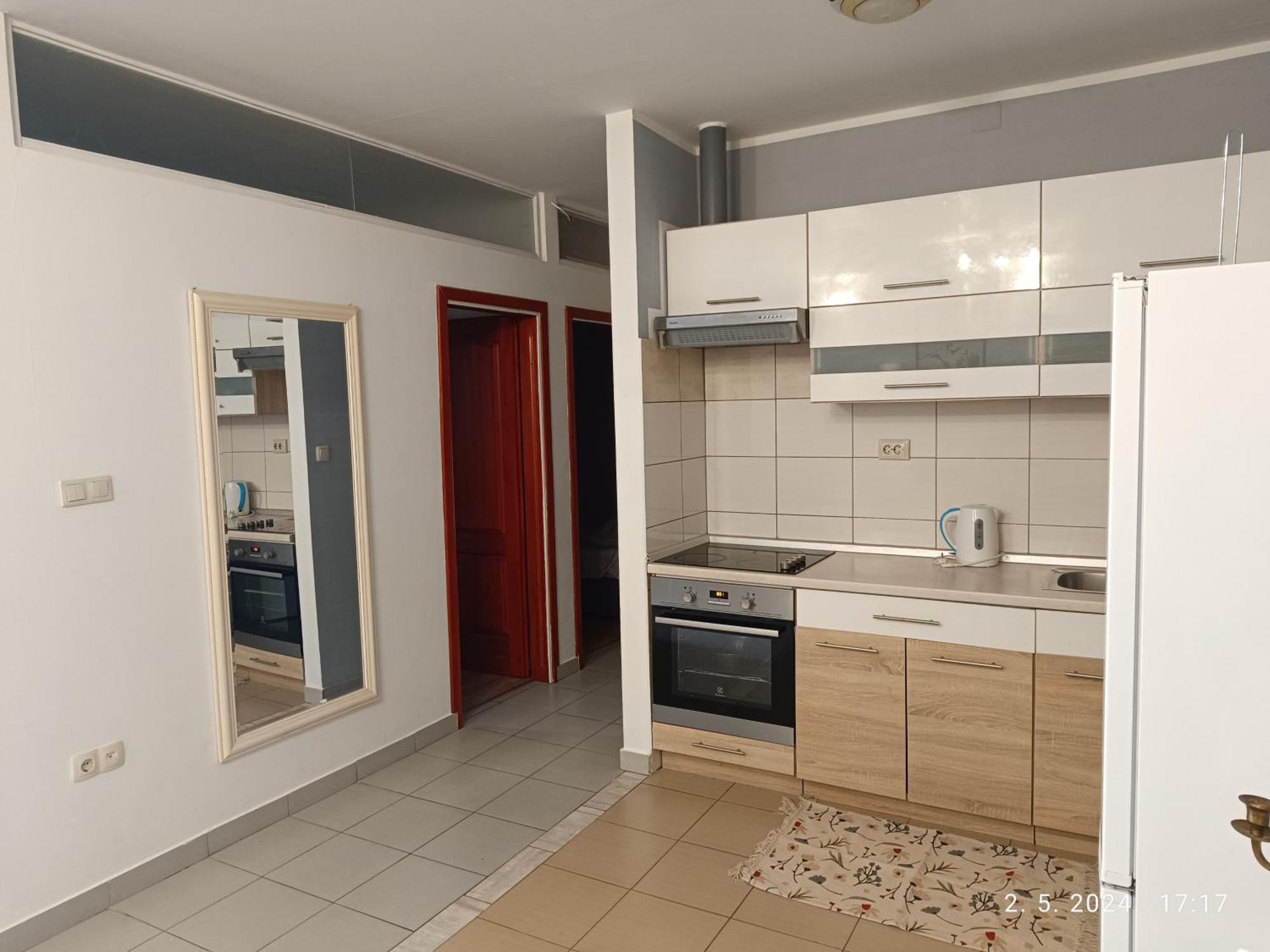 Apartamento Leonica Omiš Exterior foto