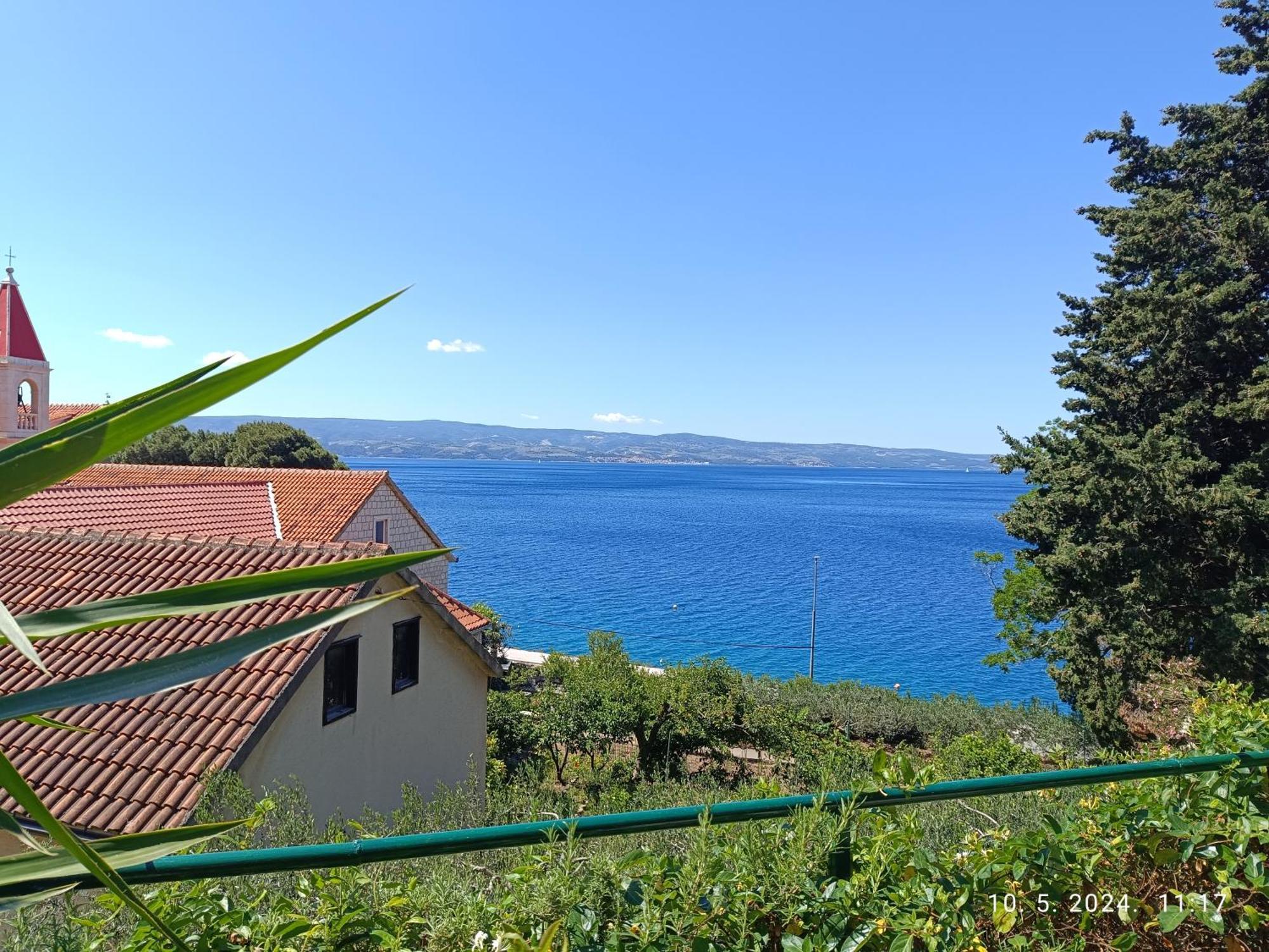 Apartamento Leonica Omiš Exterior foto