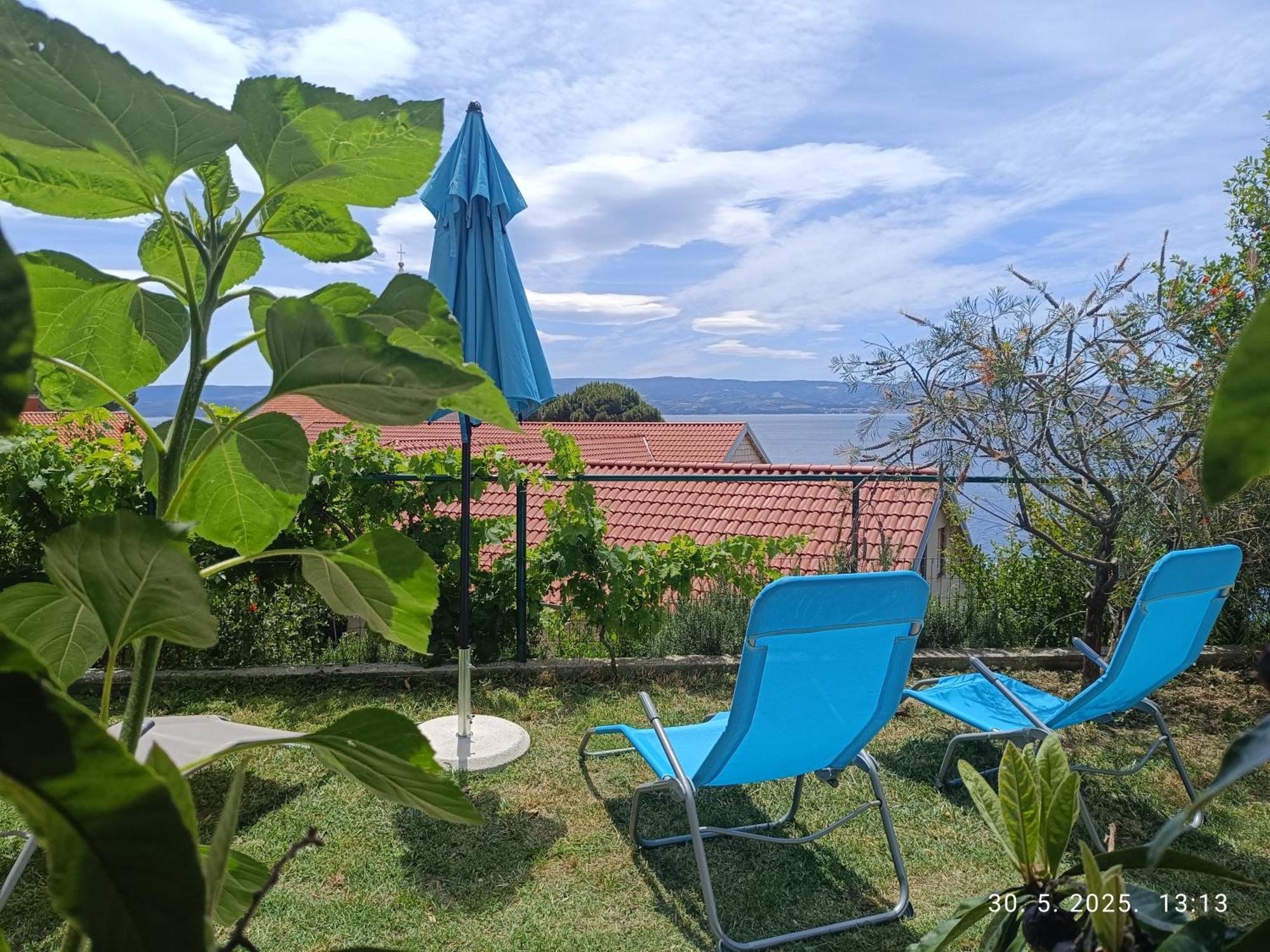 Apartamento Leonica Omiš Exterior foto