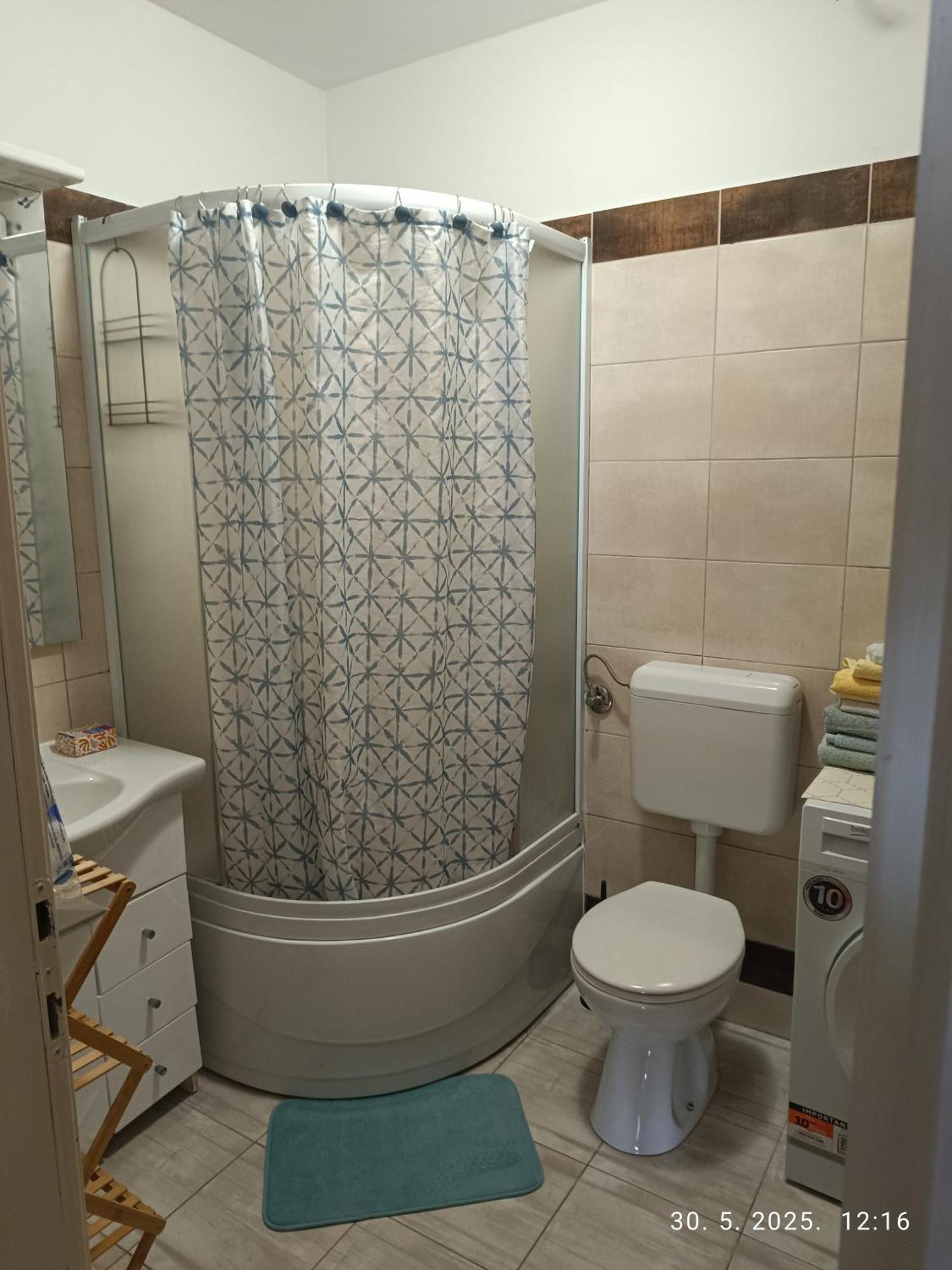 Apartamento Leonica Omiš Exterior foto